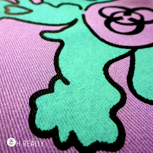 Pantalones holgados con impresiones dibujos y letras - Imagen 4