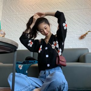 Cárdigan tejido con flores - Imagen 7