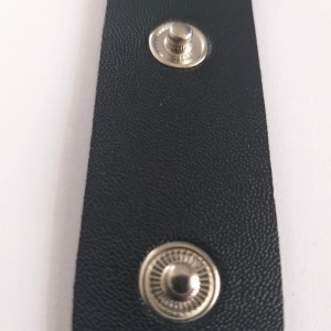 Choker negro con anillos y cadenas - Imagen 6