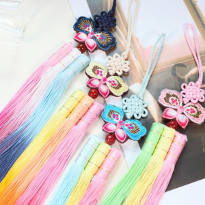 Norigae mariposa con borla triple (나비 노리개) - Imagen 4